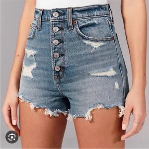 A&F Ultra High Rise Mom Short - Women’s 27